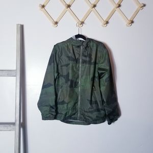 GAP KIDS CAMO LIGHTWEIGHT JACKET SIZE MEDIUM IN EXCELLENT CONDITION